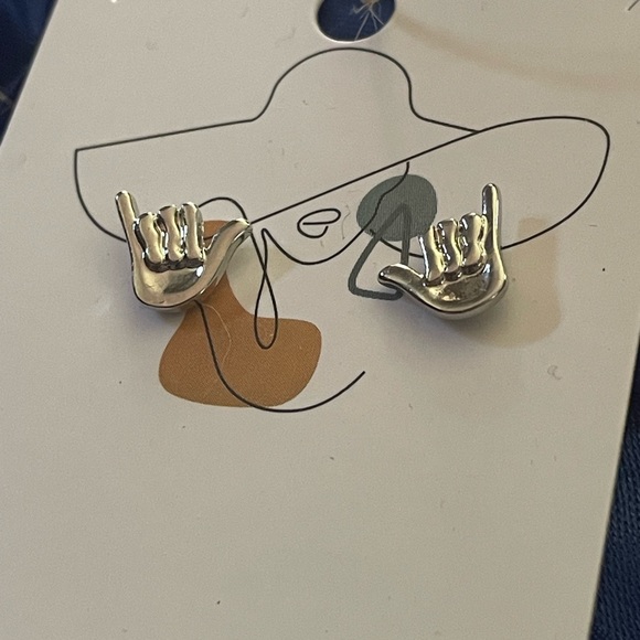 Hang Ten Studs - Picture 1 of 3